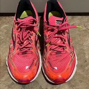 Brooks Women's Pink and Orange Athletic Shoes